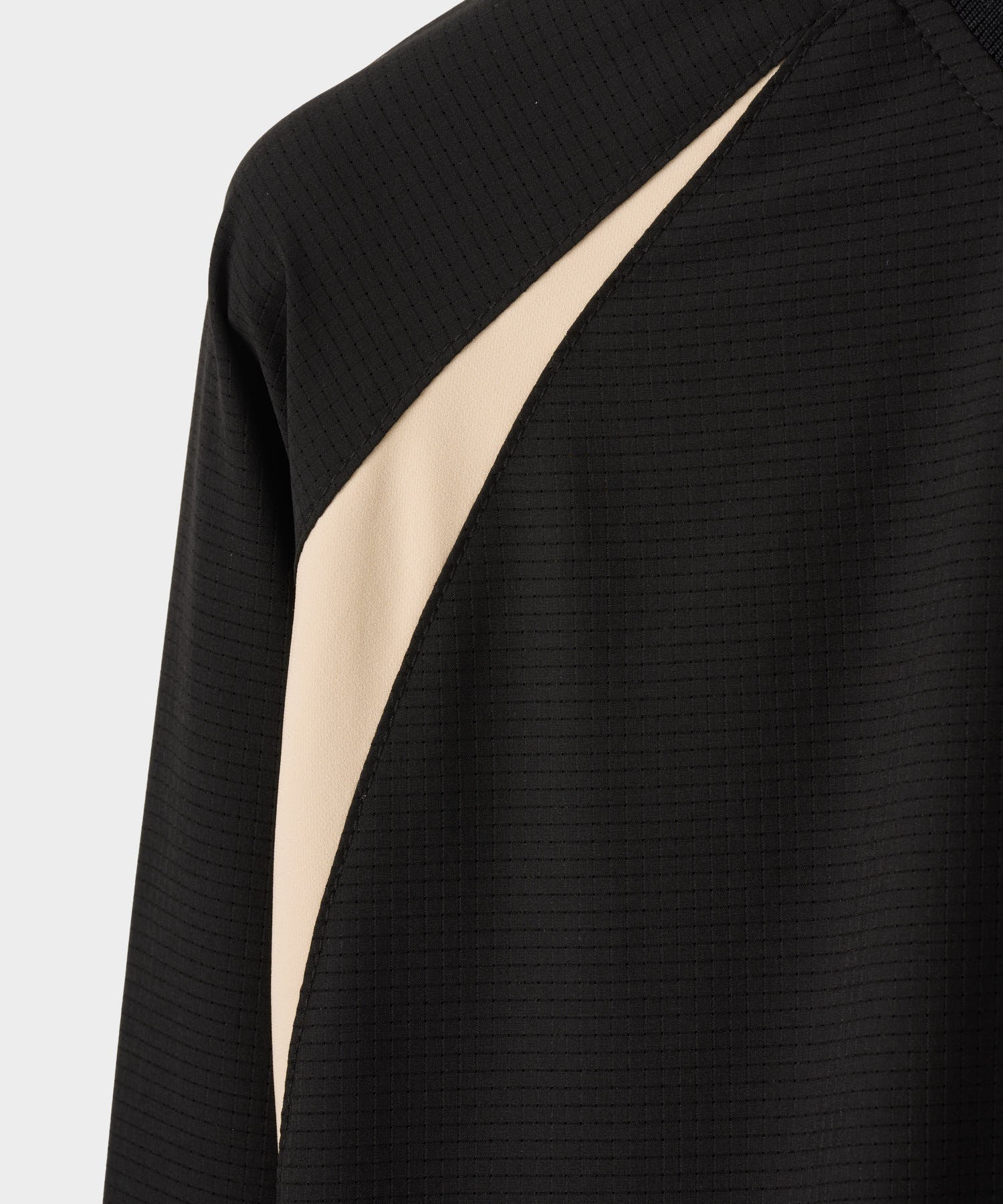 Macade Men's TX Links Windbreaker - Black