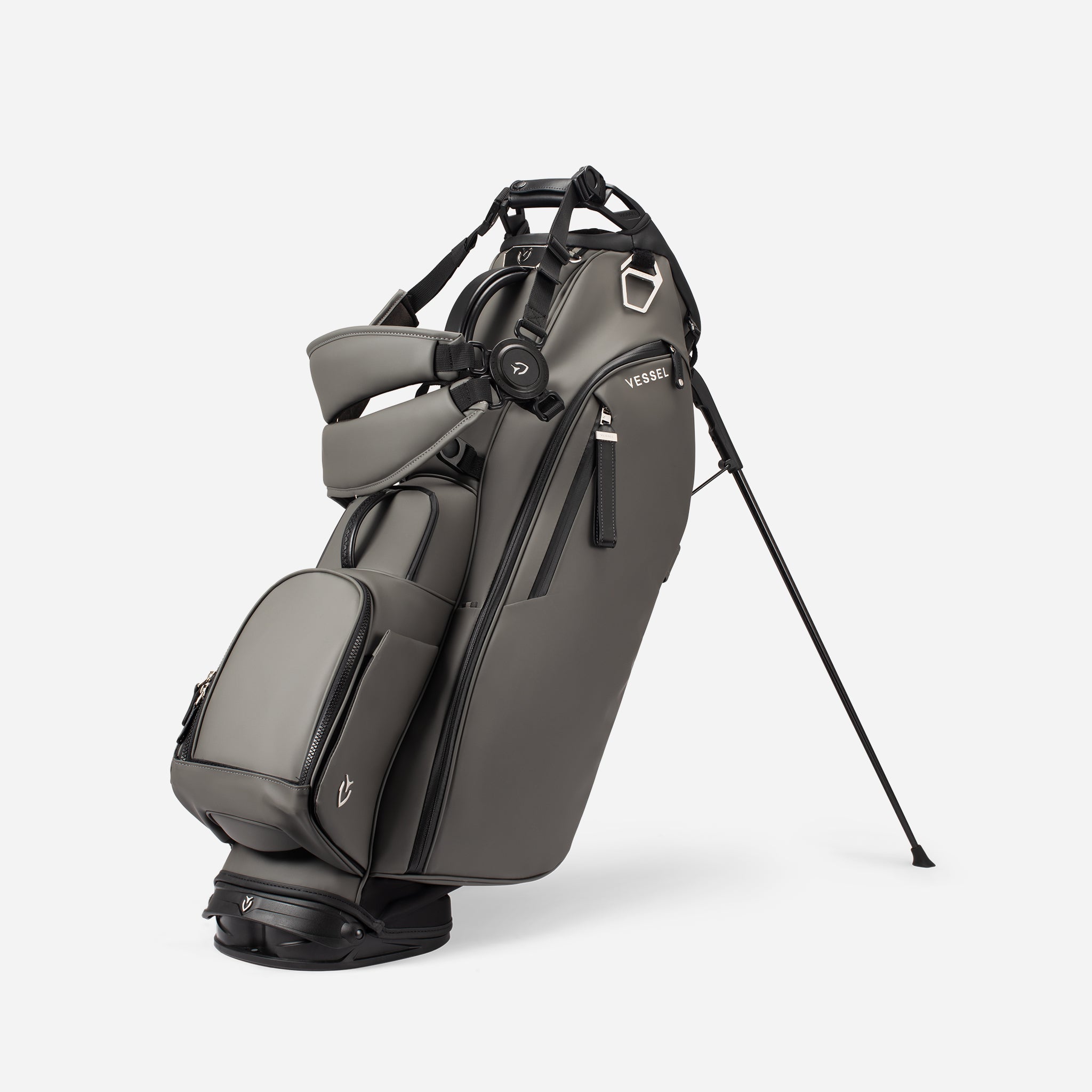 VESSEL Player V Stand in Pebbled Grey