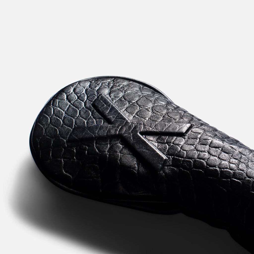 #colour_x-hybrid_croc black